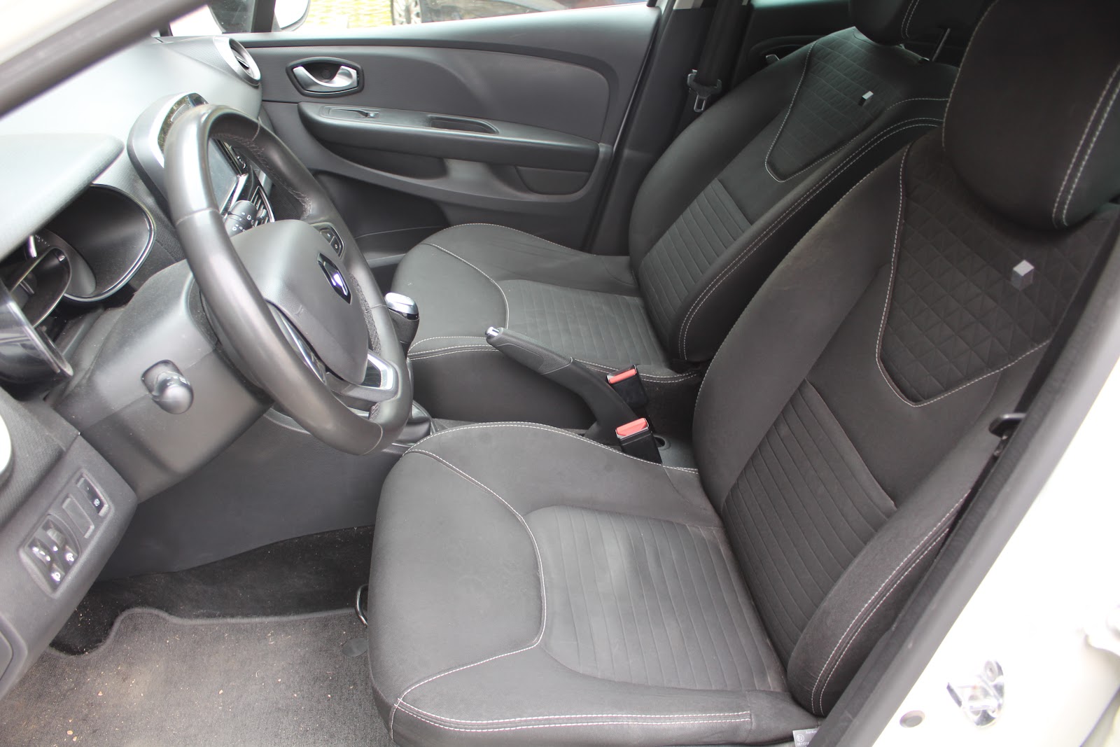 Foto 8 de RENAULT CLIO 2018 en venta en CSV Motor VALDEFUENTES