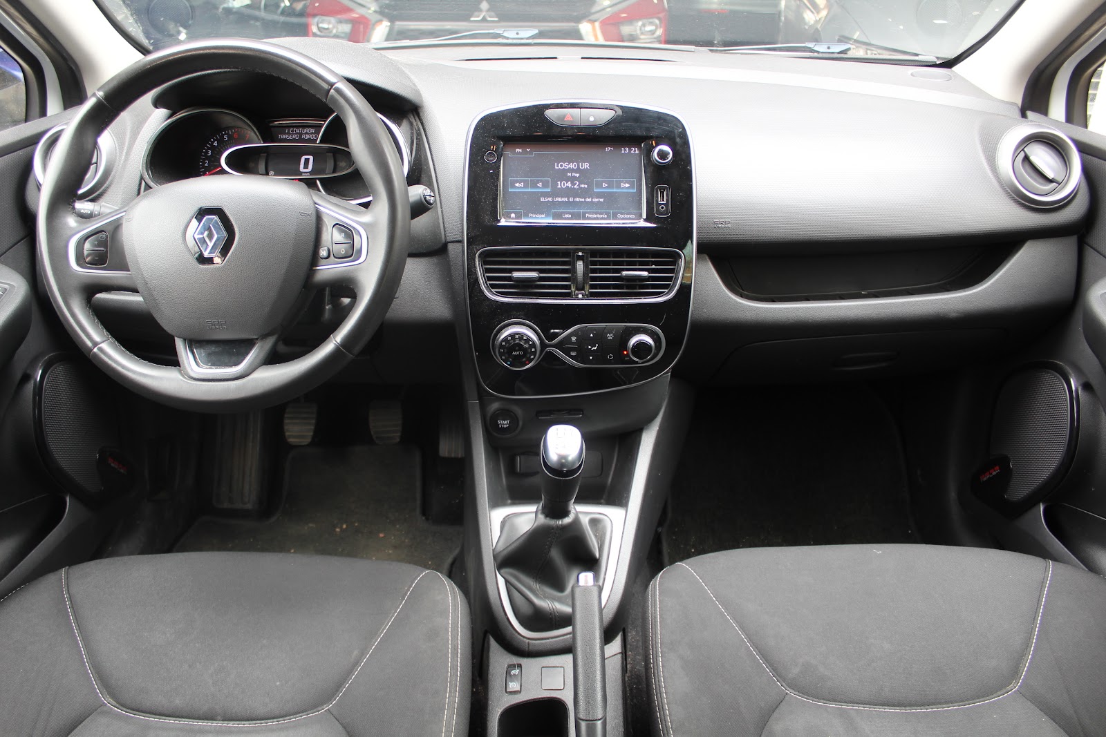 Foto 10 de RENAULT CLIO 2018 en venta en CSV Motor VALDEFUENTES