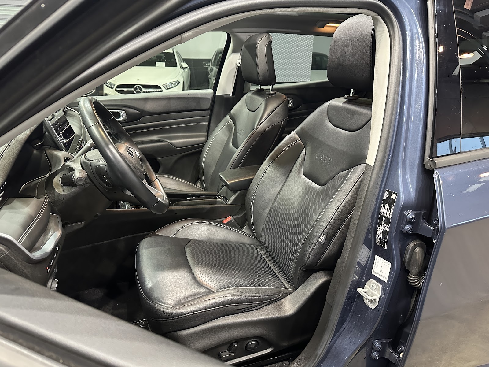 Foto 9 de JEEP COMPASS 2022 en venta en CSV Motor VALDEFUENTES