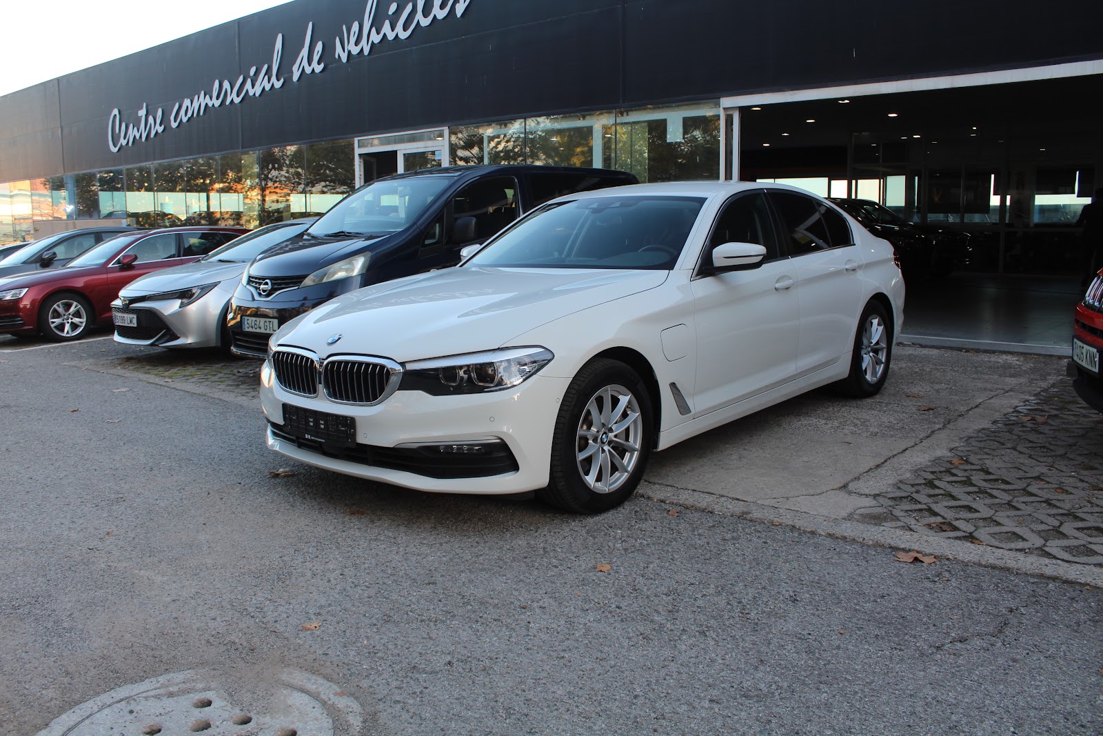 Foto 4 de BMW Serie 5 en venta en CSV Motor VALDEFUENTES · color Blanco