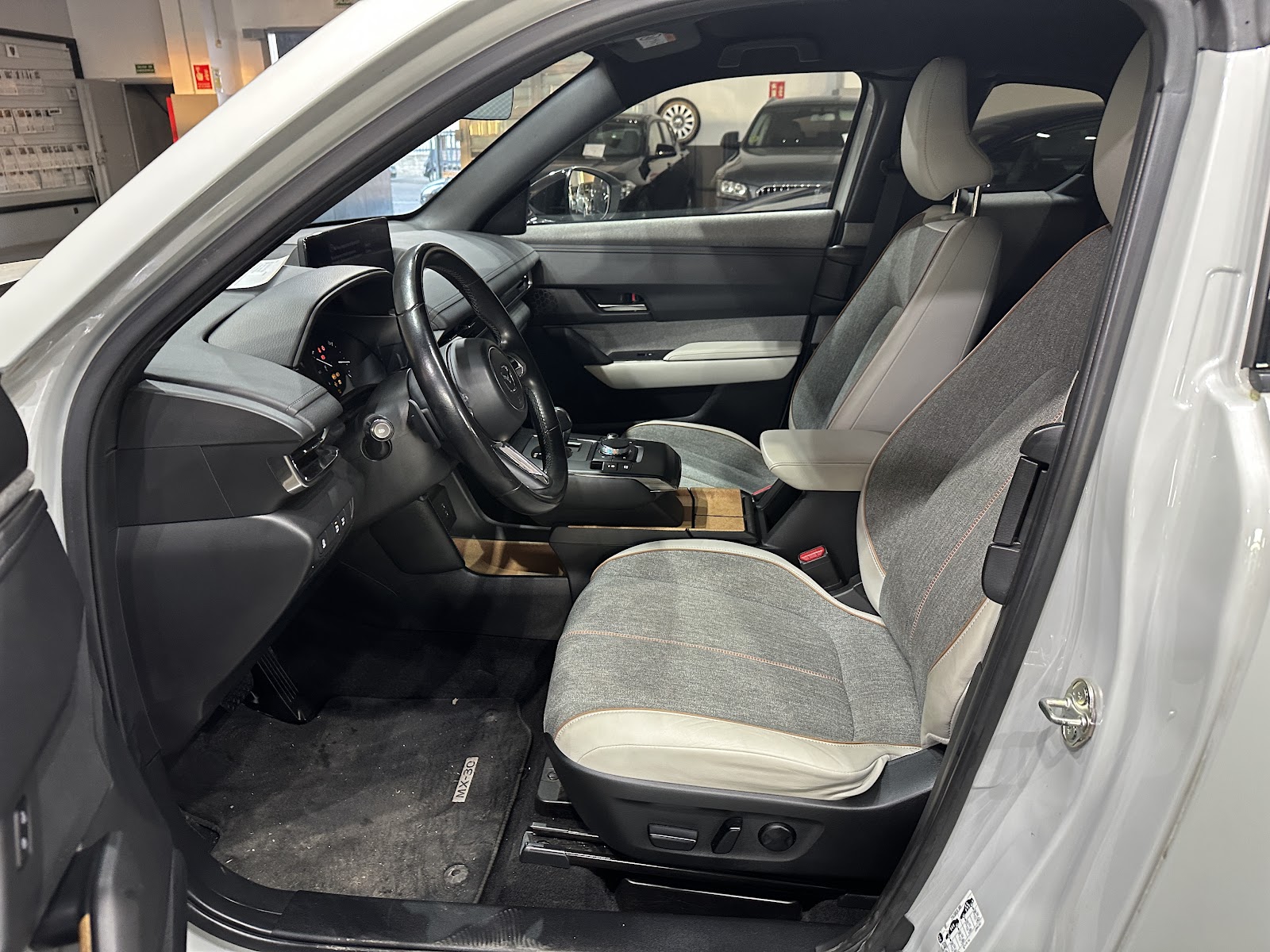 Foto 8 de MAZDA MX-30 en venta en CSV Motor VALDEFUENTES