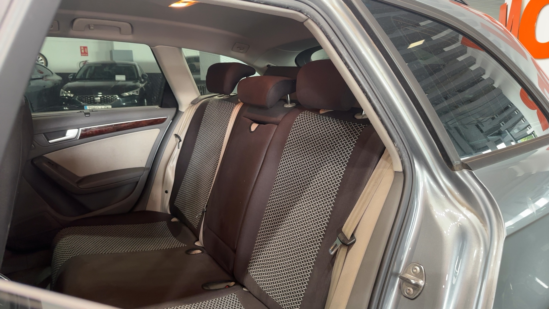 AUDI — interior asientos traseros | CSV Motor VALDEFUENTES