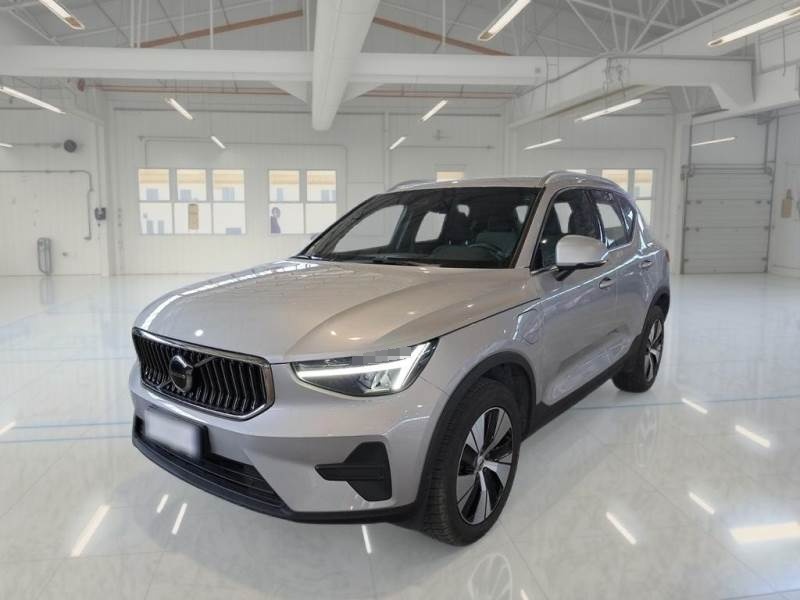 Foto 15 de Volvo Xc40 2023 en venta en CSV Motor VALDEFUENTES · color Gris Silver Dawn (Metalizado)