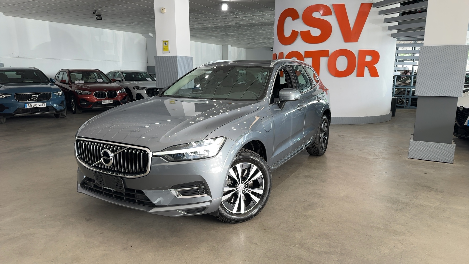 Foto 3 de Volvo Xc60 2021 en venta en CSV Motor VALDEFUENTES · color Gris Osmium (Metalizado)