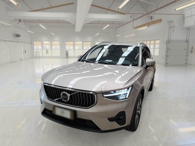 Foto 12 de Volvo Xc40 2023 en venta en CSV Motor VALDEFUENTES · color Beige Bronce Metalizado