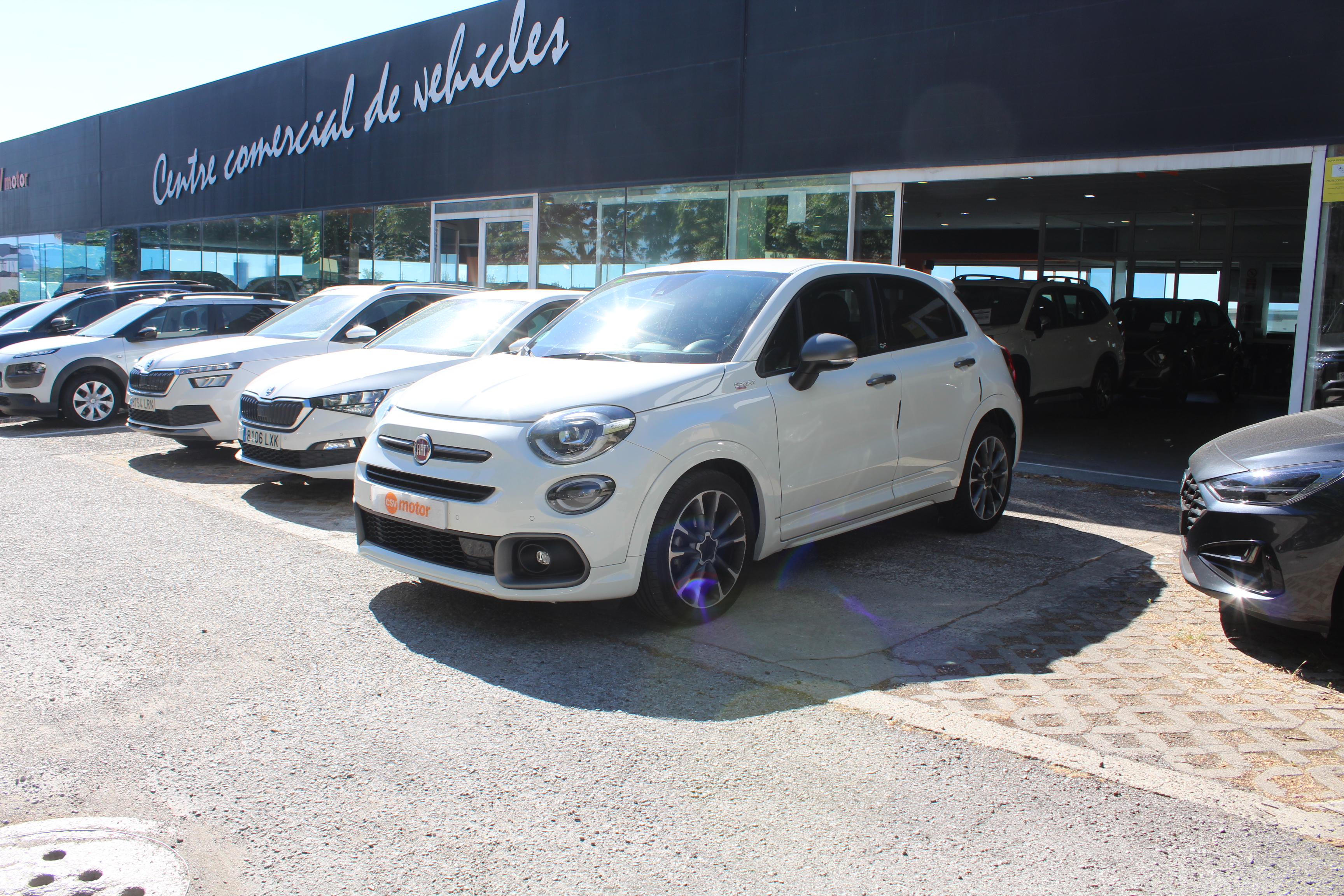 Foto 2 de Fiat 500X 2022 en venta en CSV Motor BARCELONA · color Blanco