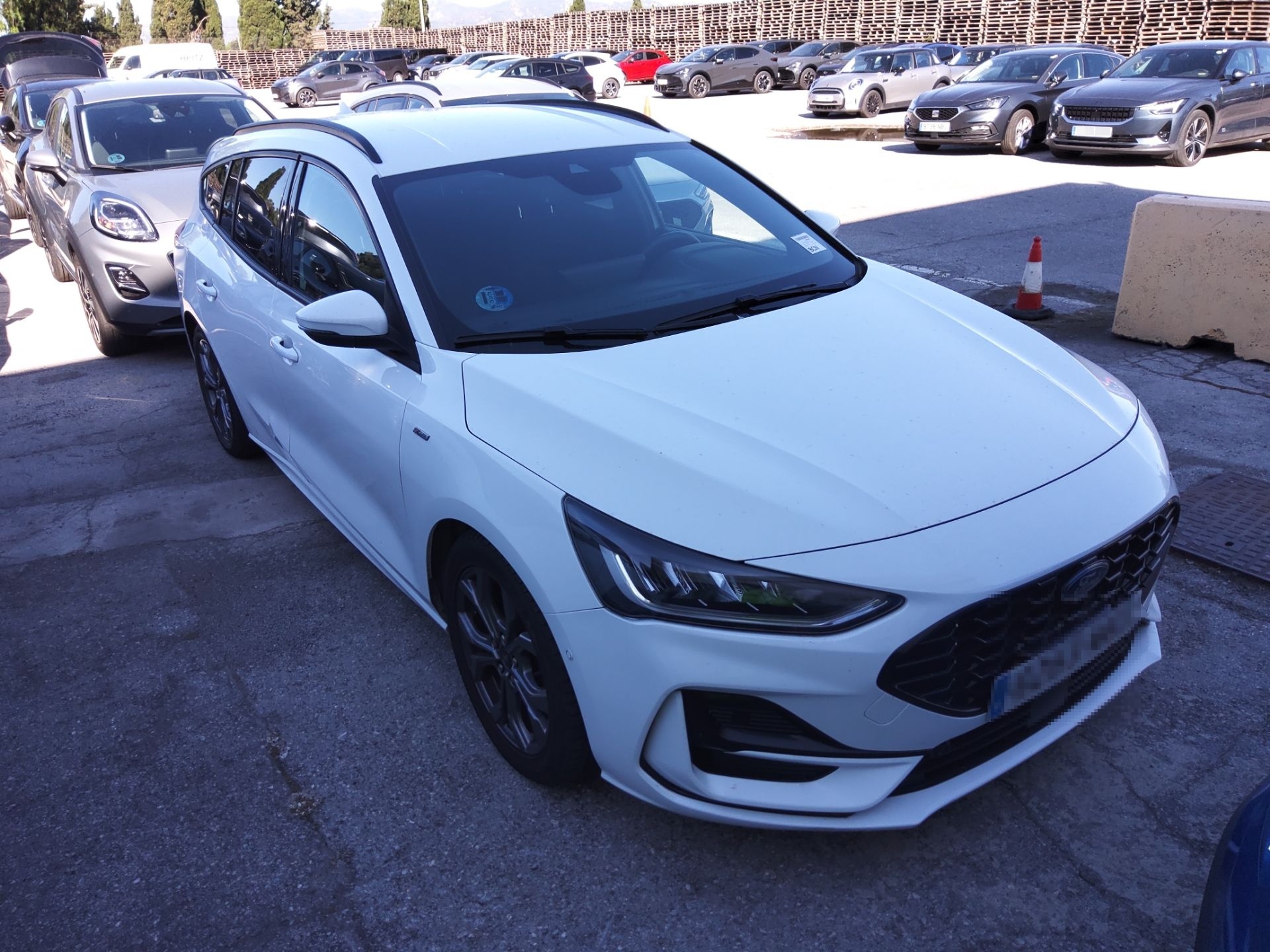 Foto 8 de Ford Focus 2024 en venta en CSV Motor VALDEFUENTES · color Blanco Frozen