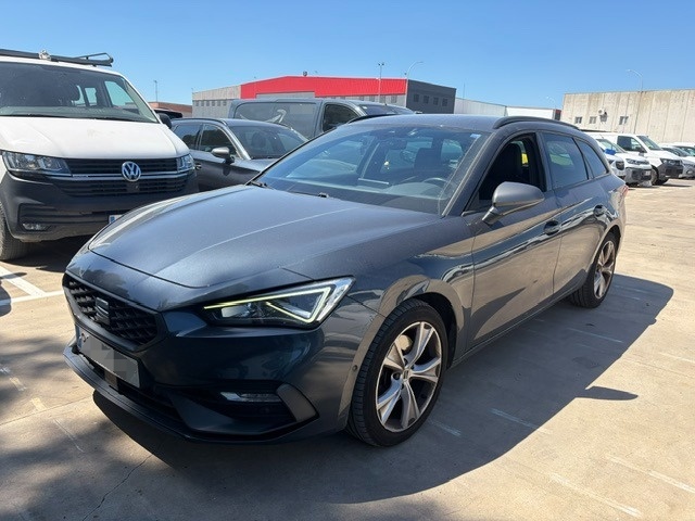 Foto 1 de SEAT Leon 2022 en venta en CSV Motor VALDEFUENTES · color Gris Magnético