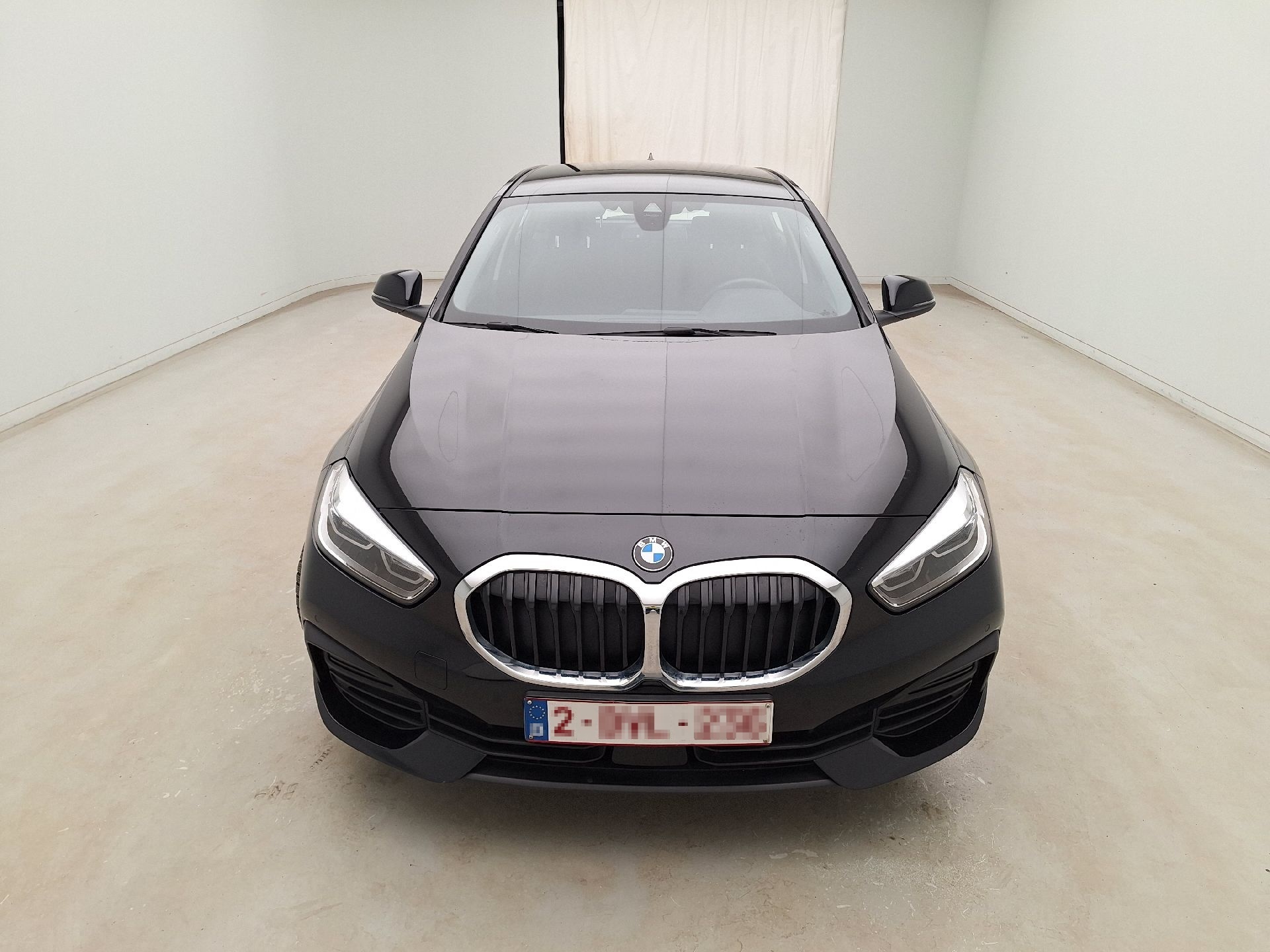 Foto 4 de BMW Serie 1 2022 en venta en CSV Motor VALDEFUENTES · color Negro Zafiro Metalizado