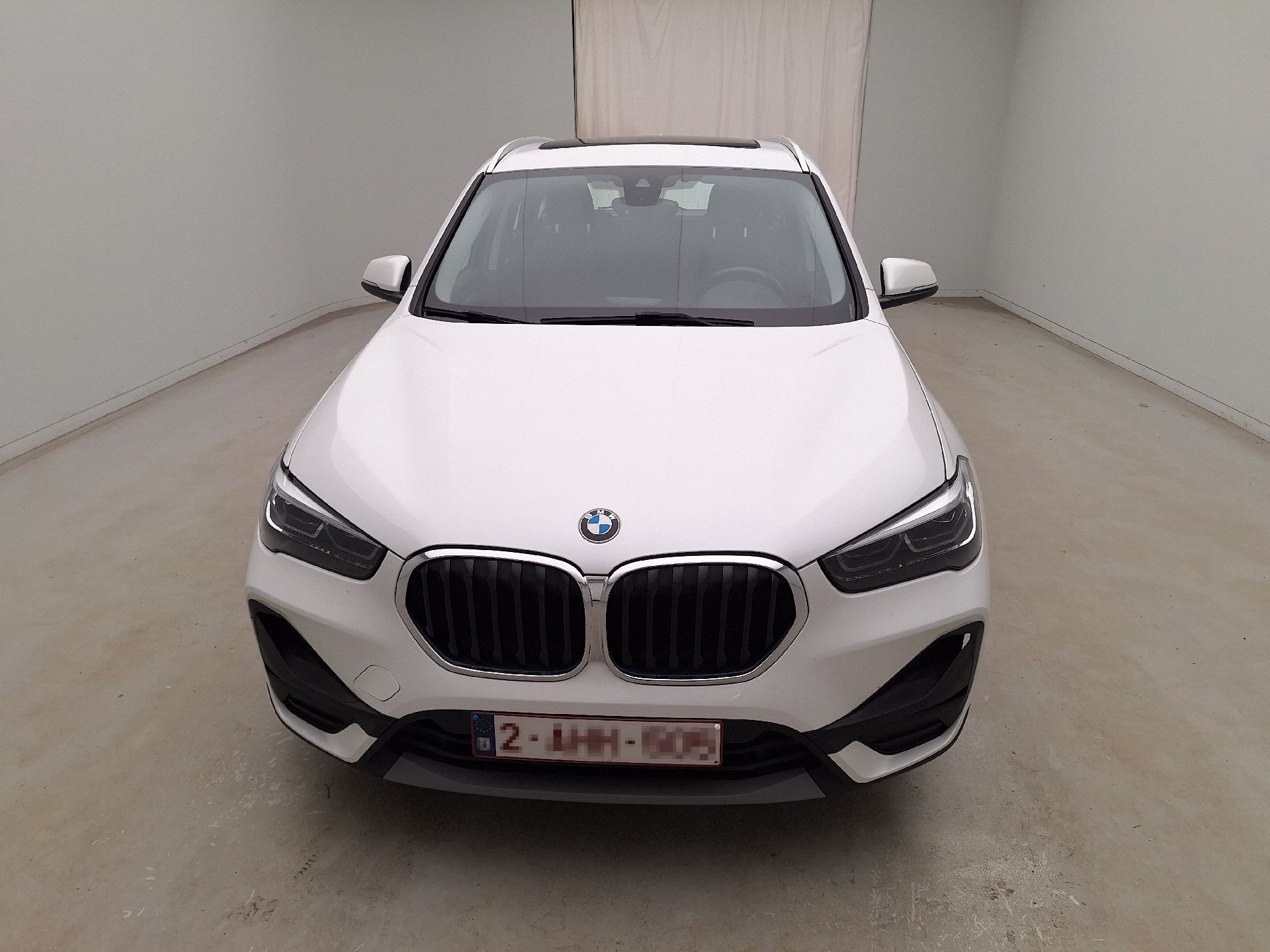 Foto 2 de BMW X1 2021 en venta en CSV Motor VALDEFUENTES · color Blanco Mineral Metalizado