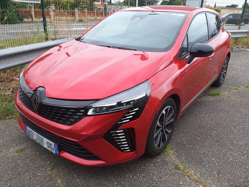 Foto 1 de Renault Clio 2024 en venta en CSV Motor VALDEFUENTES · color Rojo