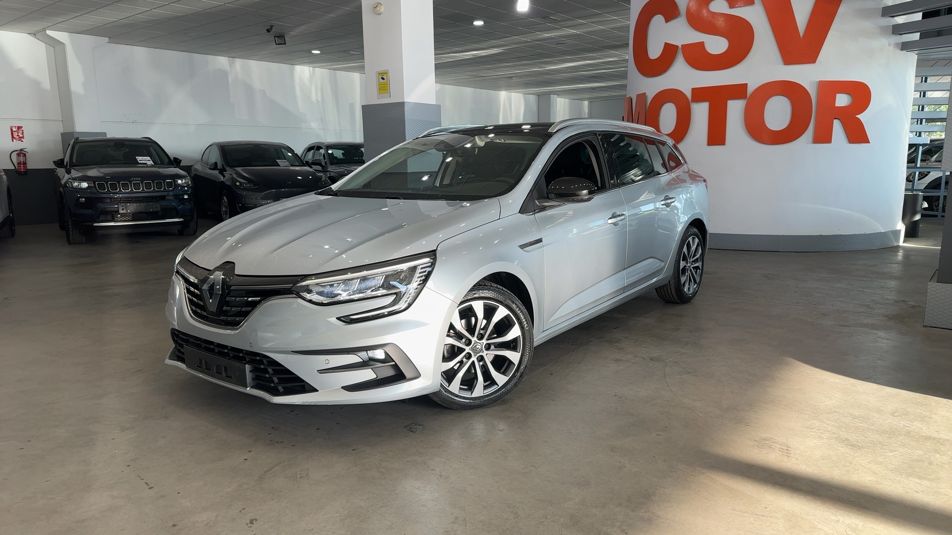 Foto 5 de Renault Megane 2024 en venta en CSV Motor SEVILLA · color Gris