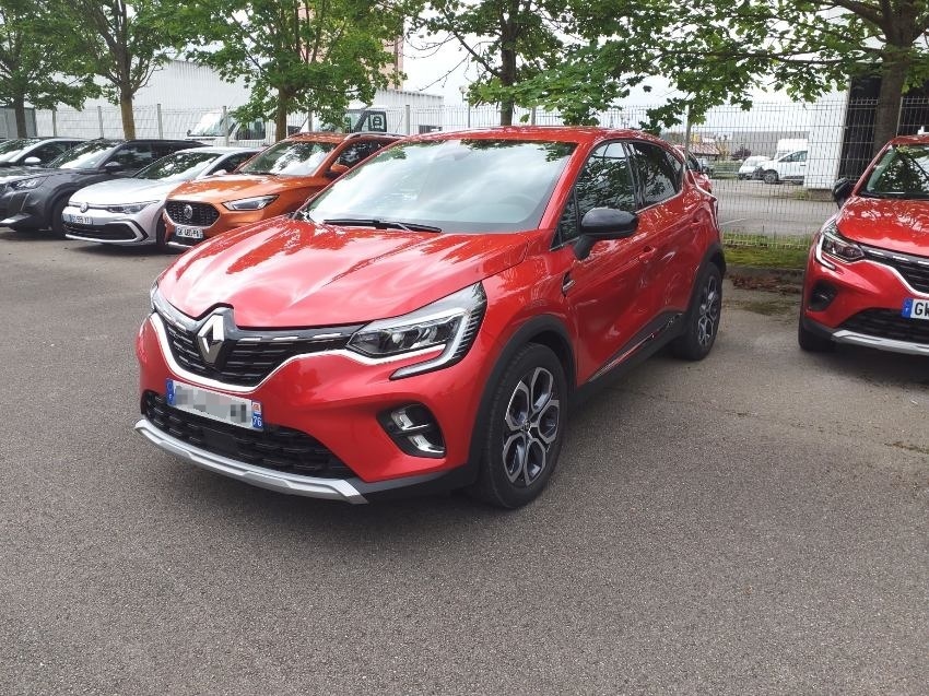 Foto 2 de Renault Captur 2024 en venta en CSV Motor VALDEFUENTES · color Rojo