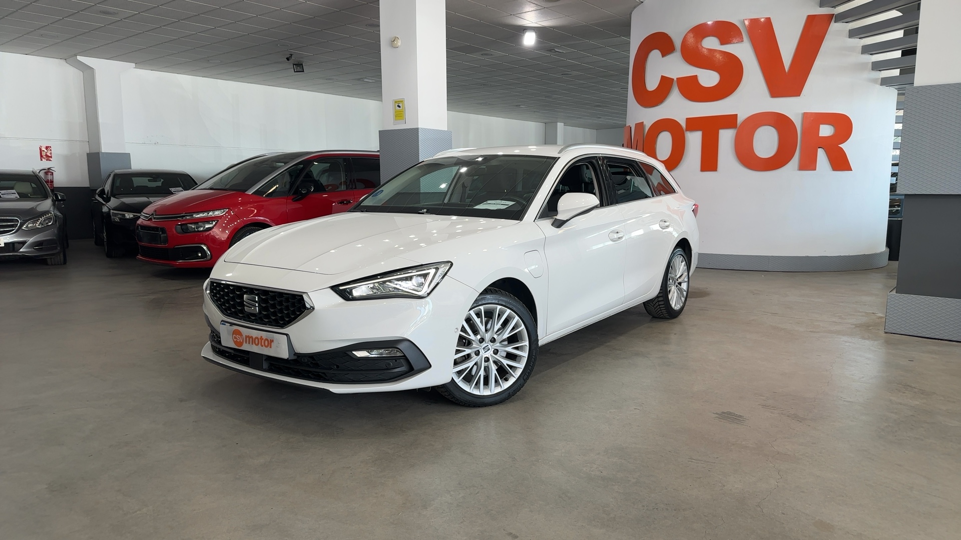 Foto 5 de SEAT Leon 2021 en venta en CSV Motor VALDEFUENTES · color Blanco