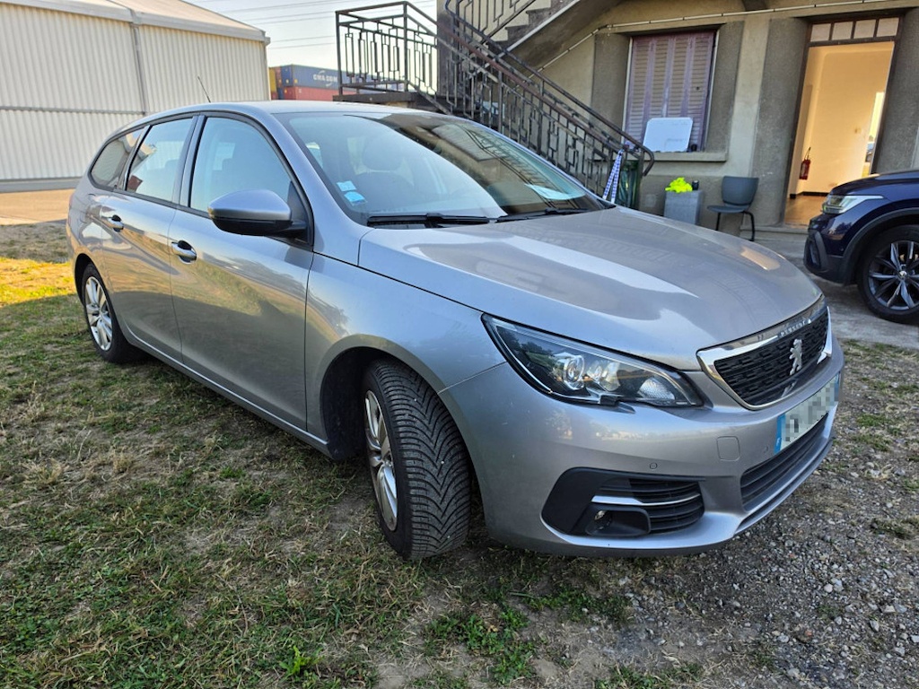 Foto 3 de Peugeot 308 Sw 2018 en venta en CSV Motor VALDEFUENTES · color Gris Artense (Metalizado)