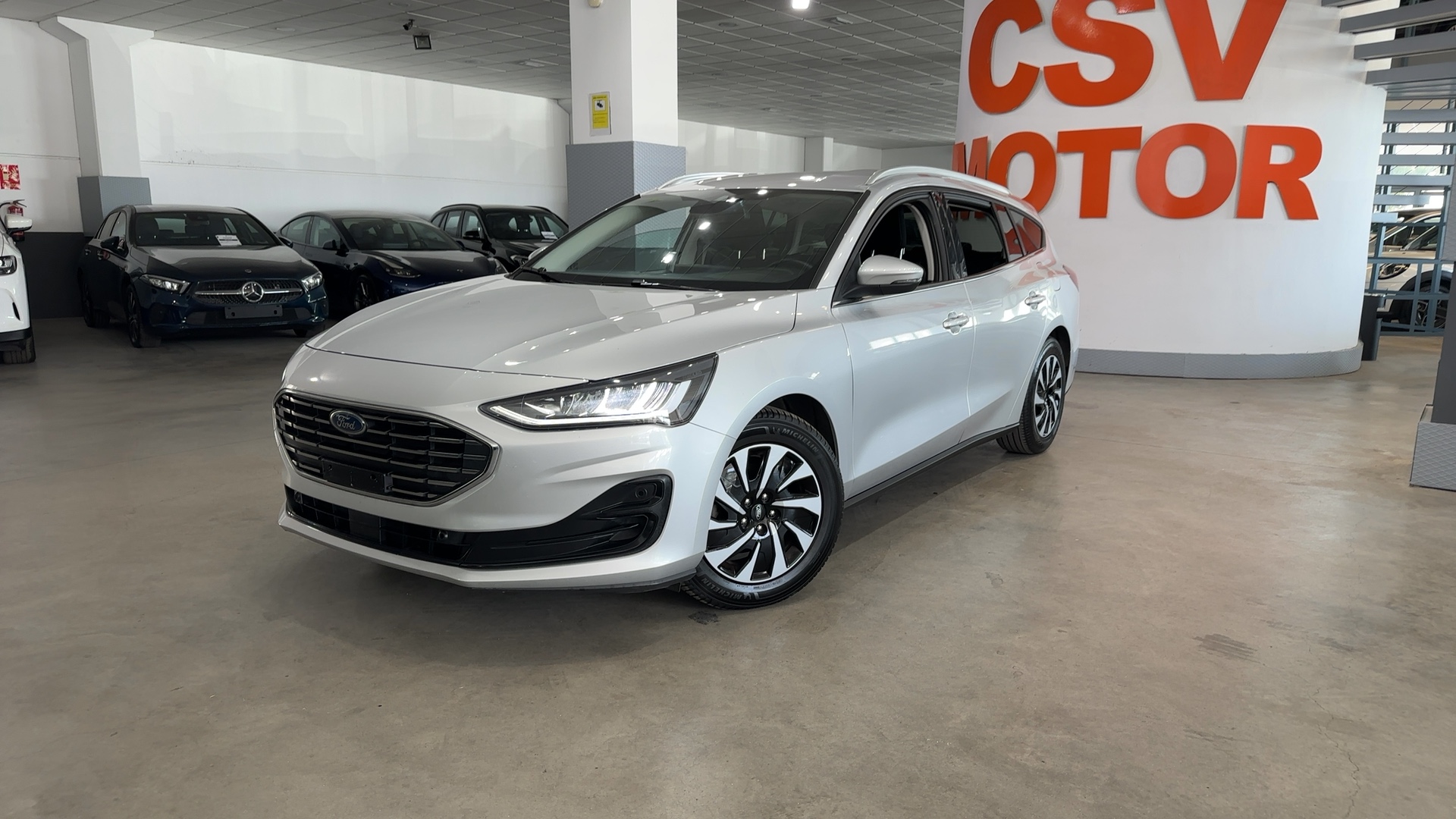 Foto 3 de Ford Focus Familiar 2024 en venta en CSV Motor VALDEFUENTES · color Gris Lunaire (Metalizado)