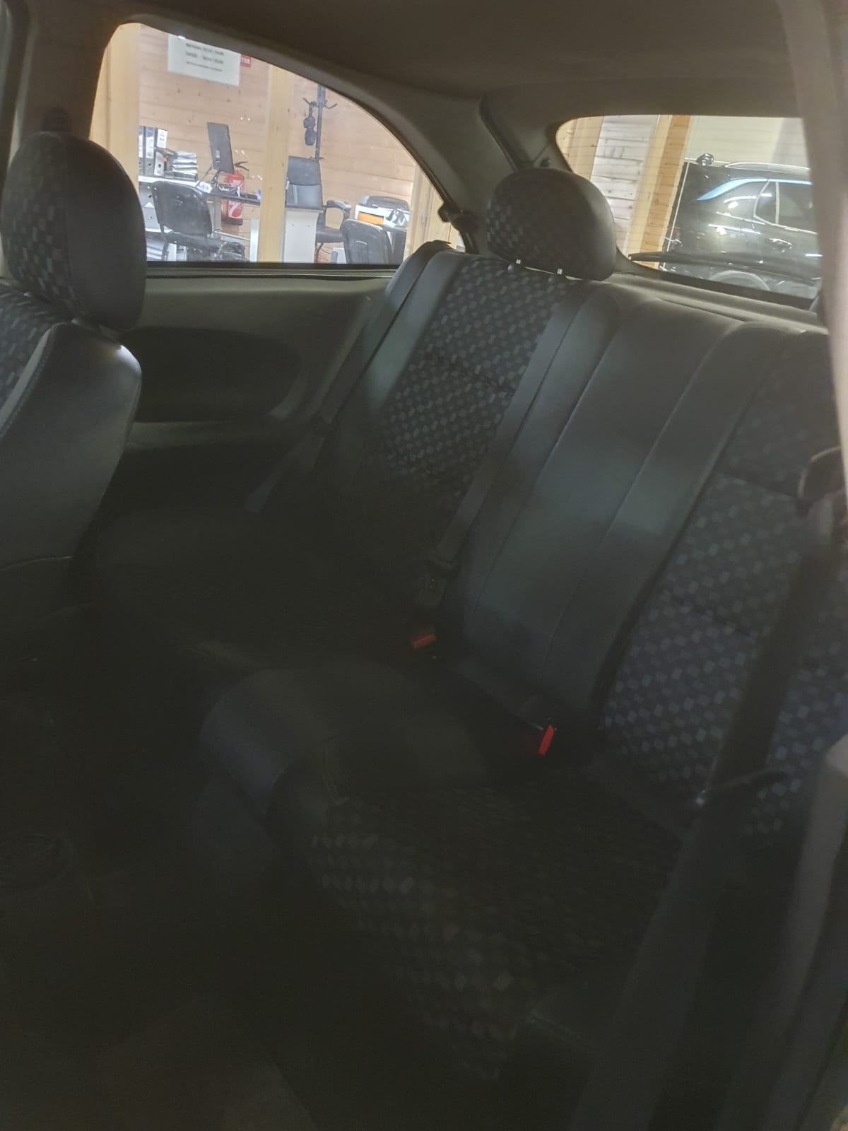 Foto 9 de MG ZR 2005 en venta en CSV Motor VALDEFUENTES
