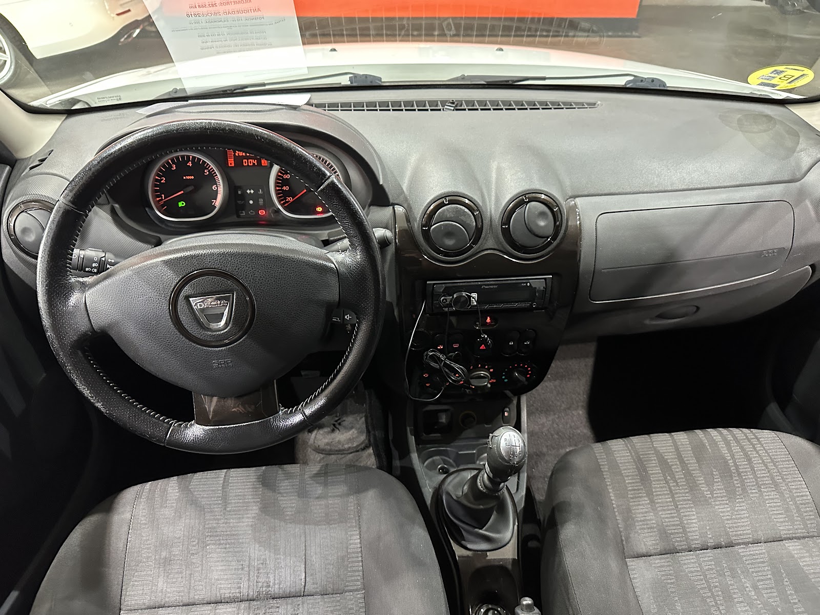 Foto 11 de DACIA DUSTER 2010 en venta en CSV Motor VALDEFUENTES