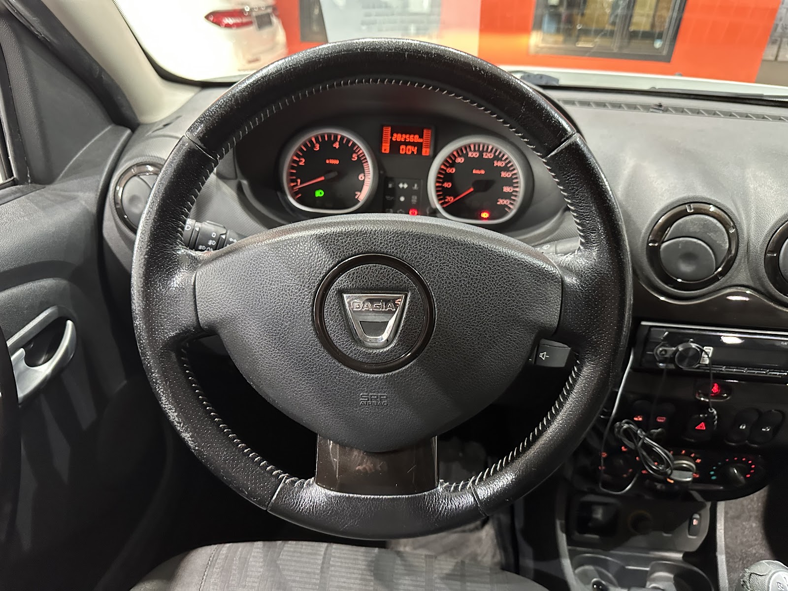 Foto 12 de DACIA DUSTER 2010 en venta en CSV Motor VALDEFUENTES