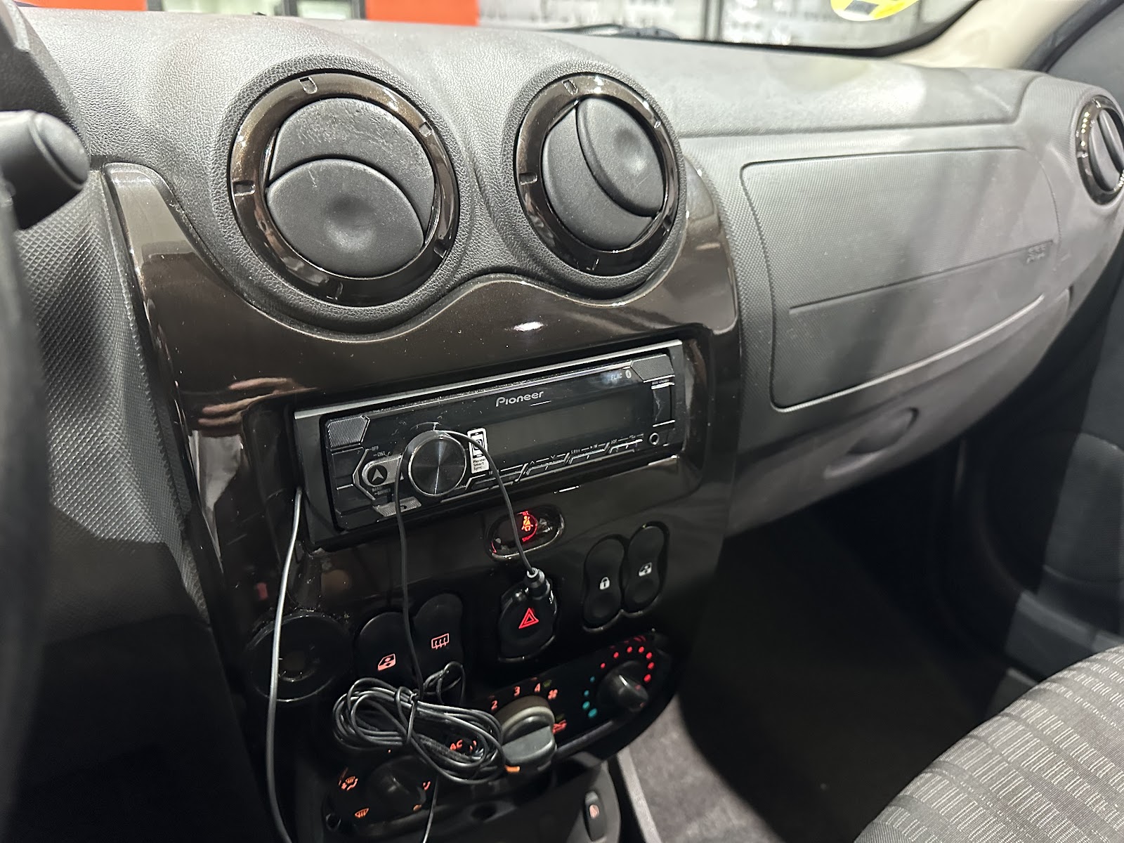 Foto 15 de DACIA DUSTER 2010 en venta en CSV Motor VALDEFUENTES