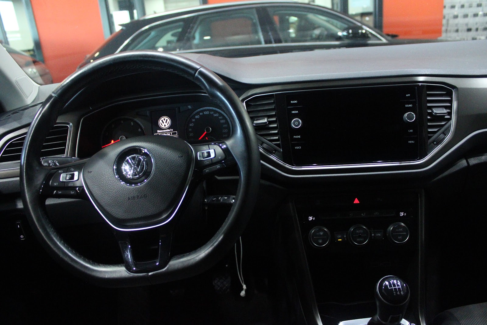 Foto 11 de VOLKSWAGEN T-ROC 2018 en venta en CSV Motor