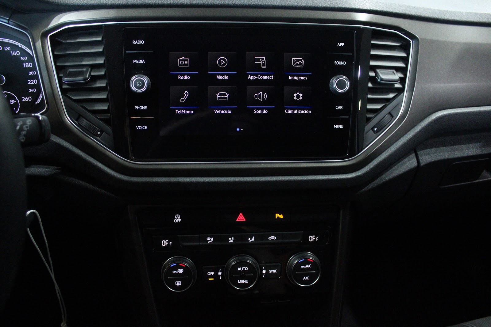 Foto 18 de VOLKSWAGEN T-ROC 2018 en venta en CSV Motor