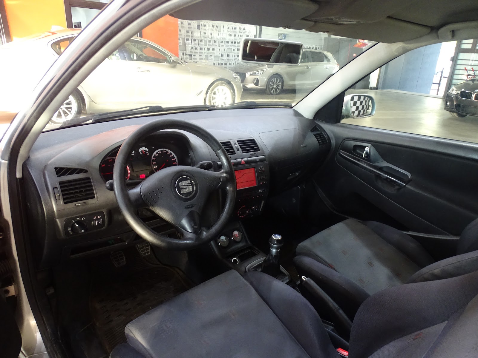 Foto 4 de SEAT CORDOBA 2001 en venta en CSV Motor VALDEFUENTES