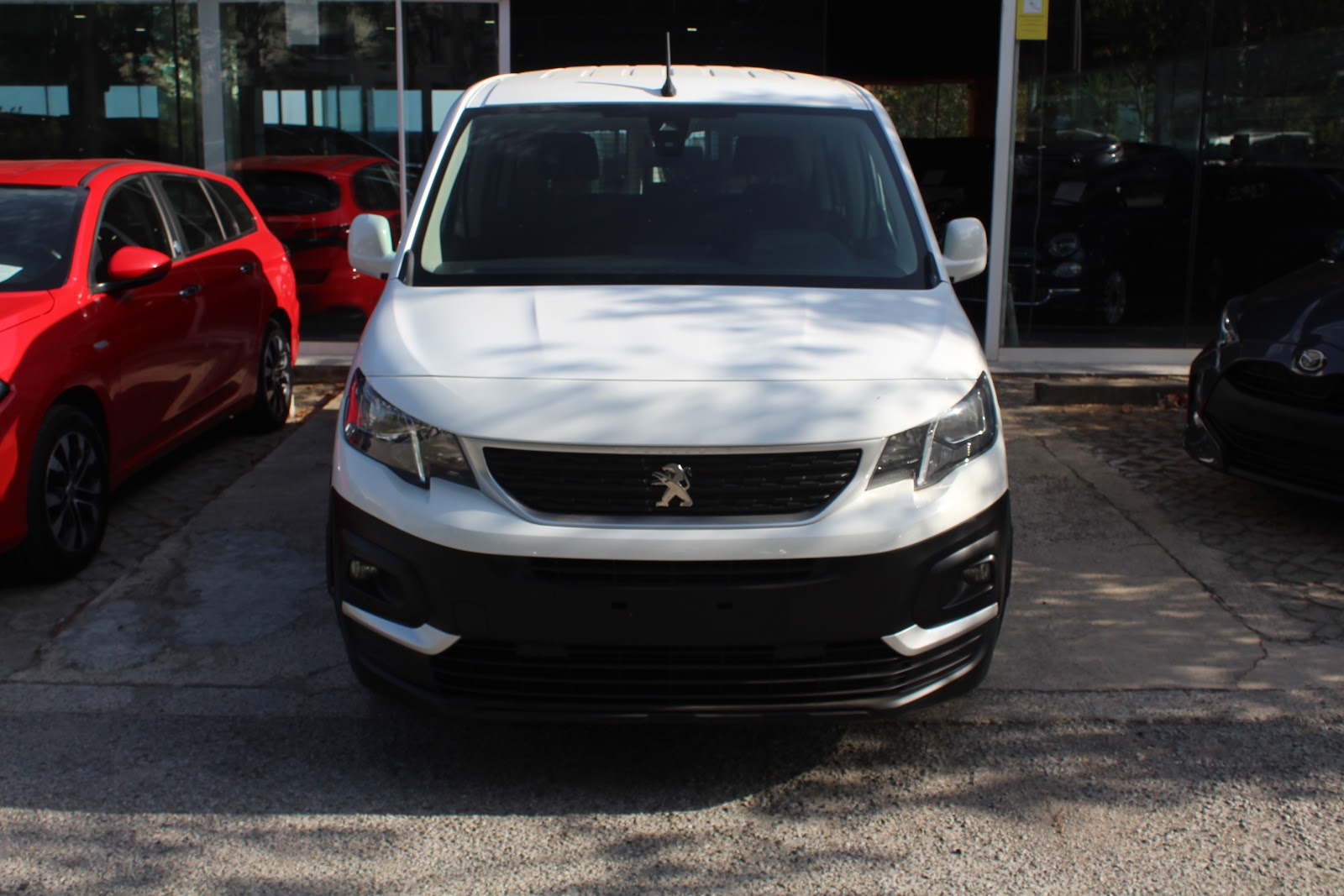 Foto 2 de PEUGEOT RIFTER 2020 en venta en CSV Motor VALDEFUENTES