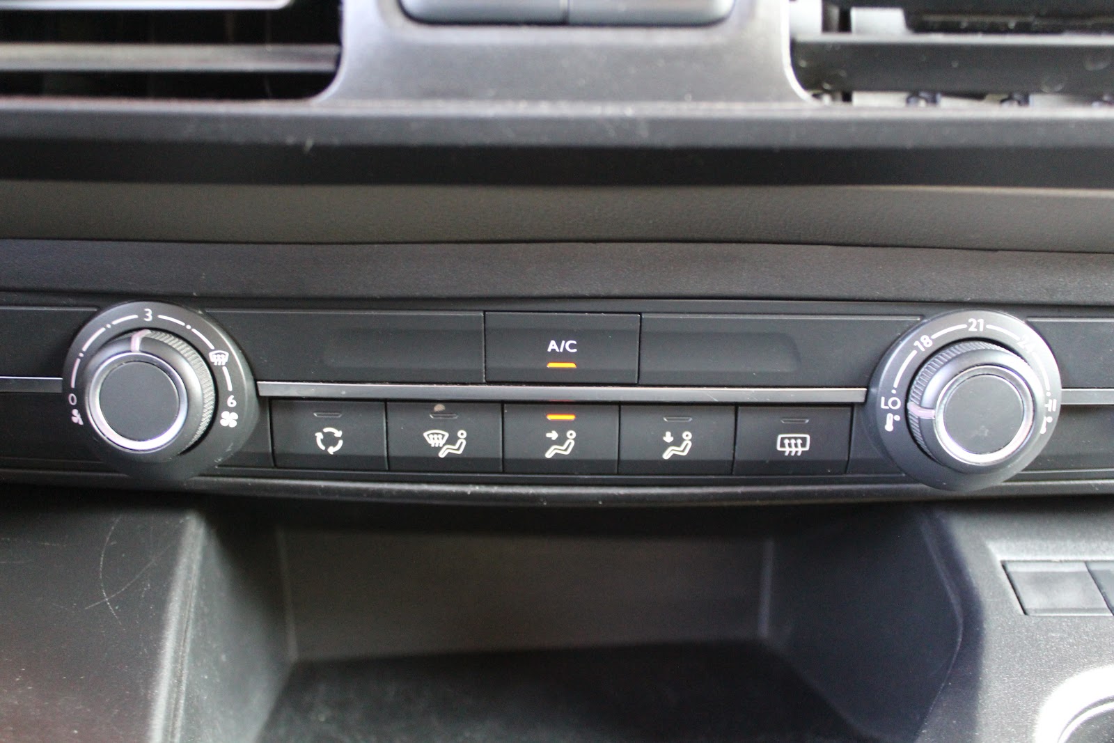 Foto 17 de PEUGEOT RIFTER 2020 en venta en CSV Motor VALDEFUENTES