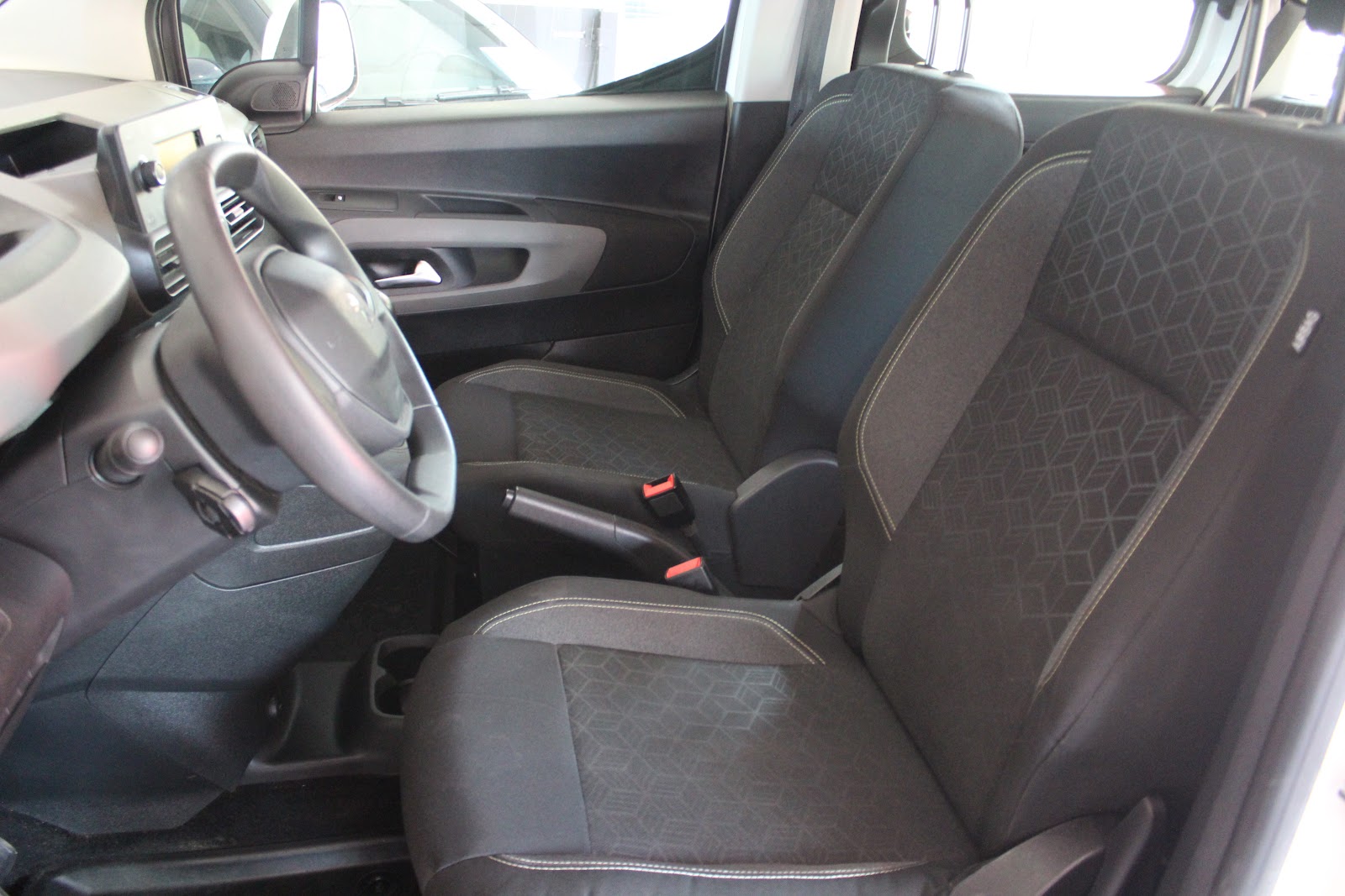 Foto 7 de PEUGEOT RIFTER 2020 en venta en CSV Motor VALDEFUENTES