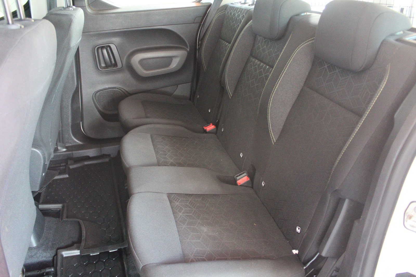 Foto 8 de PEUGEOT RIFTER 2020 en venta en CSV Motor VALDEFUENTES