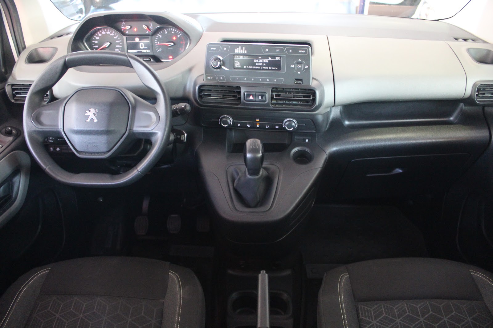 Foto 9 de PEUGEOT RIFTER 2020 en venta en CSV Motor VALDEFUENTES