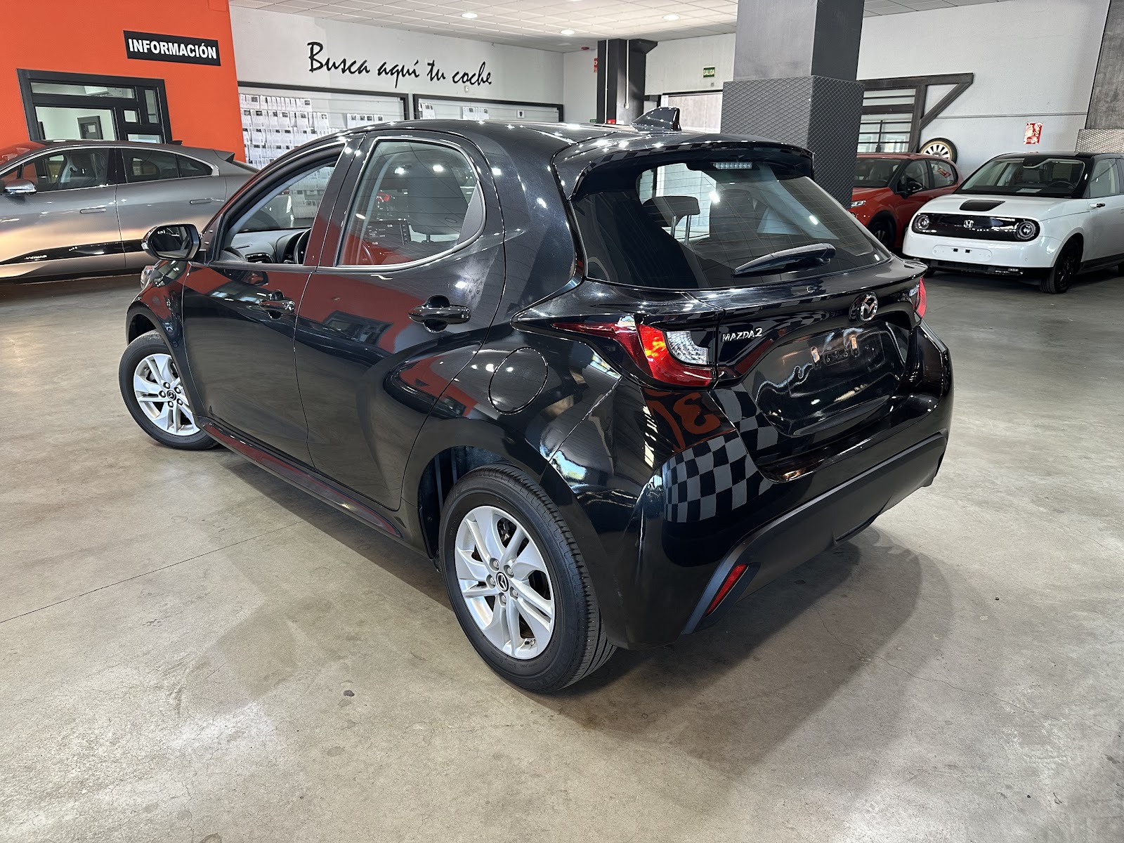 Foto 5 de MAZDA 2 2023 en venta en CSV Motor VALDEFUENTES
