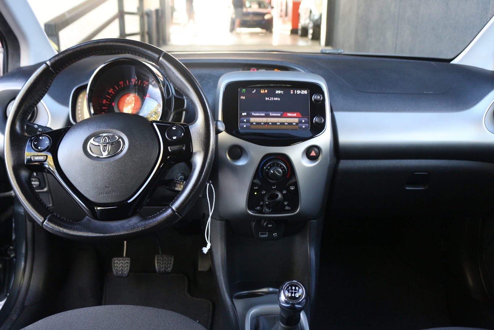 Foto 8 de TOYOTA AYGO 2017 en venta en CSV Motor VALDEFUENTES