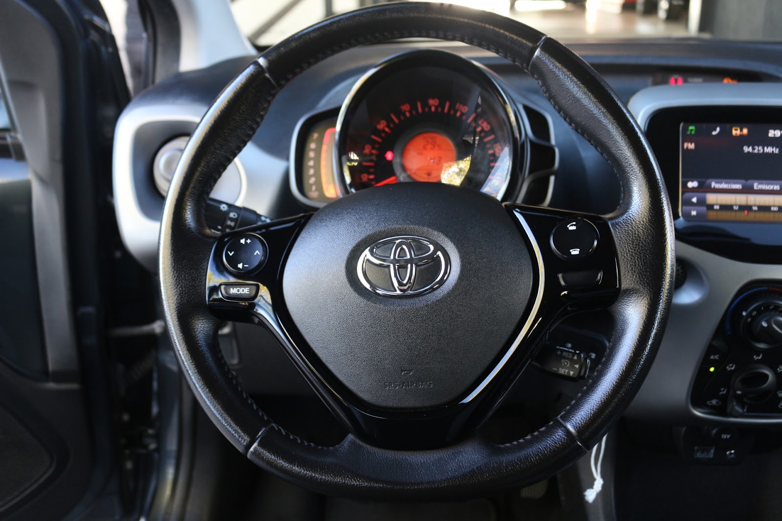 Foto 9 de TOYOTA AYGO 2017 en venta en CSV Motor VALDEFUENTES