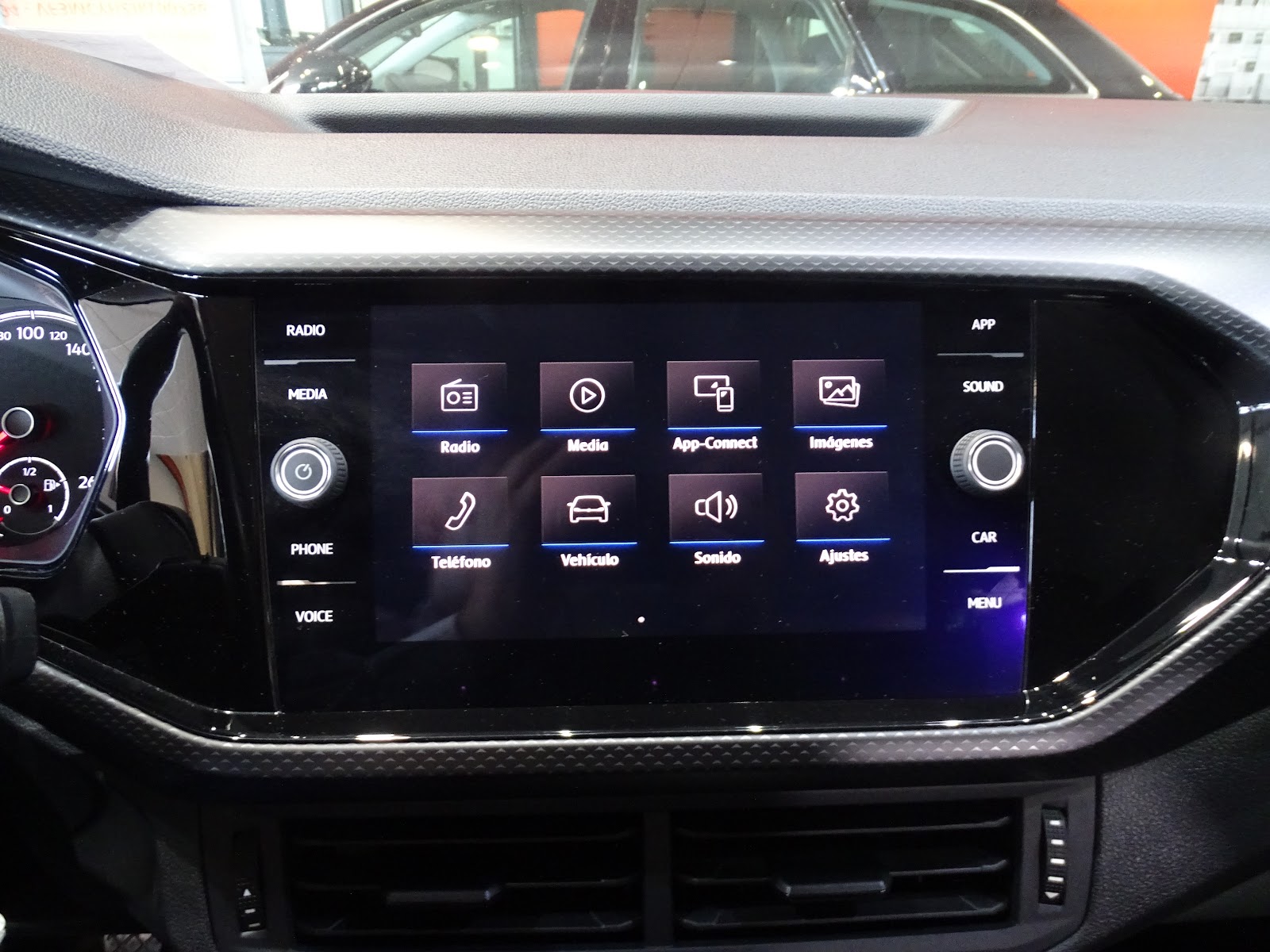 Foto 17 de VOLKSWAGEN T-CROSS 2020 en venta en CSV Motor VALDEFUENTES