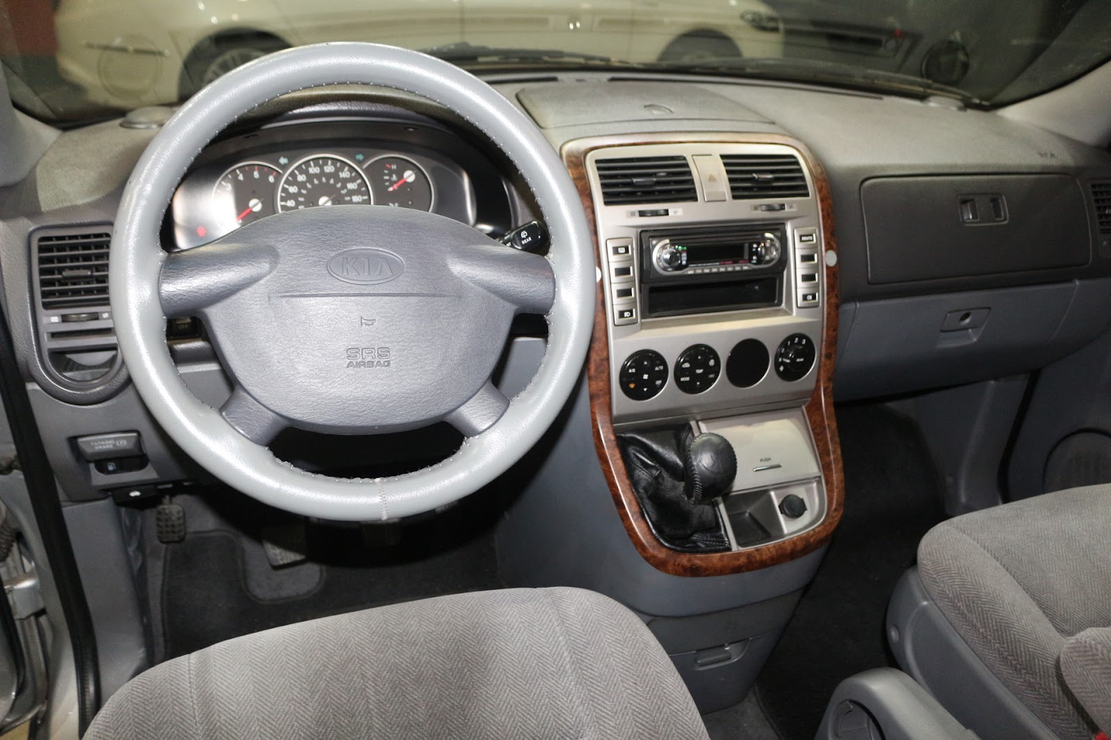 Foto 9 de KIA CARNIVAL 2003 en venta en CSV Motor VALDEFUENTES