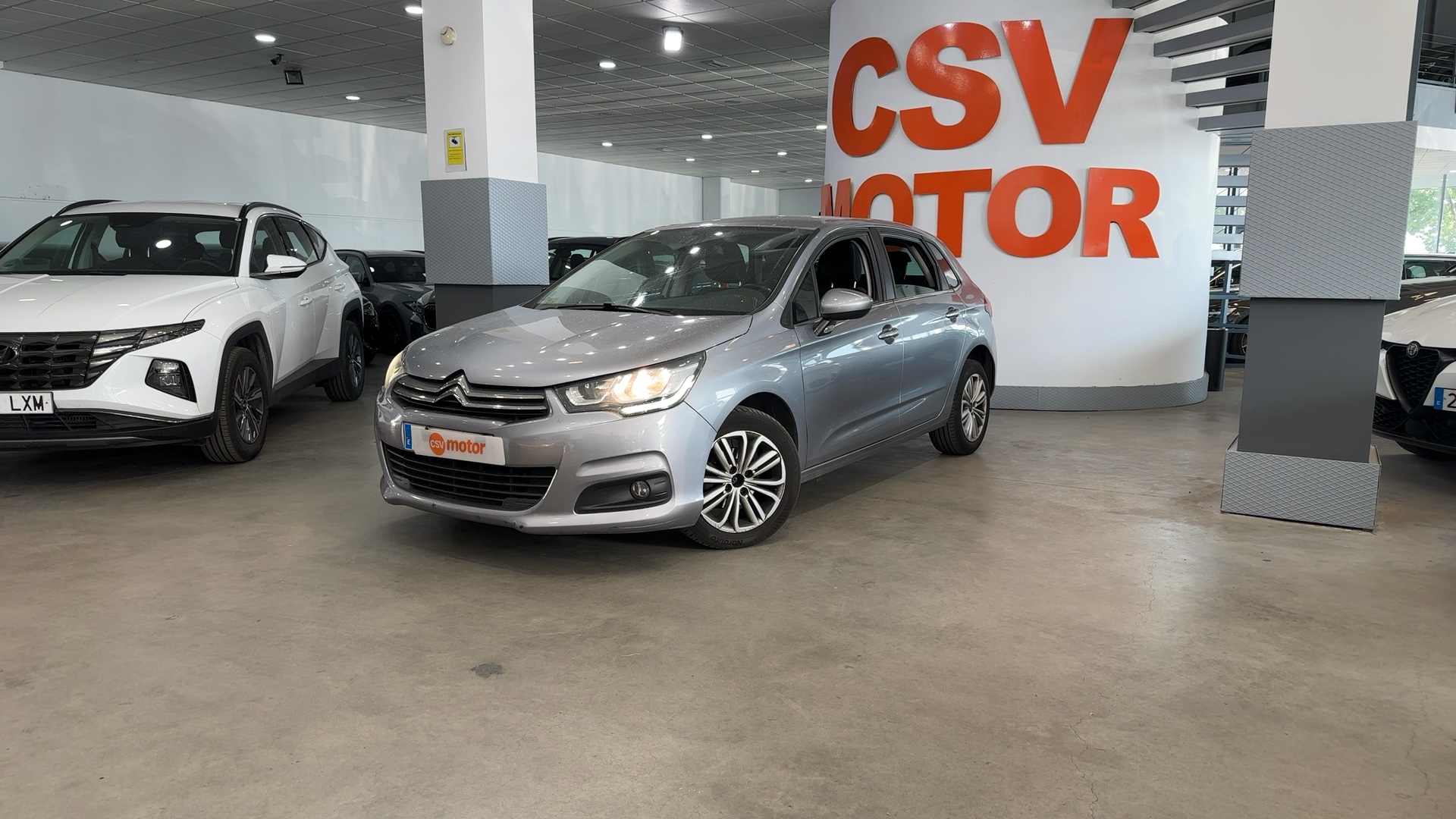 Foto 1 de Citroën C4 Bluehdi 2017 en venta en CSV Motor VALDEFUENTES · color Gris