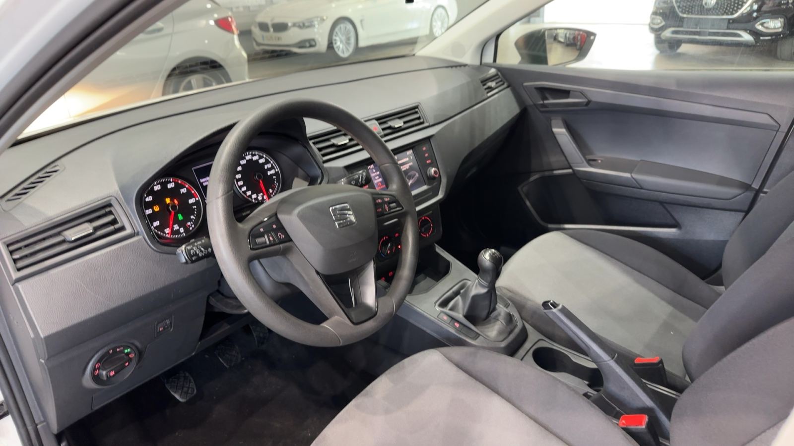 SEAT IBIZA — salpicadero y consola central | CSV Motor VALDEFUENTES