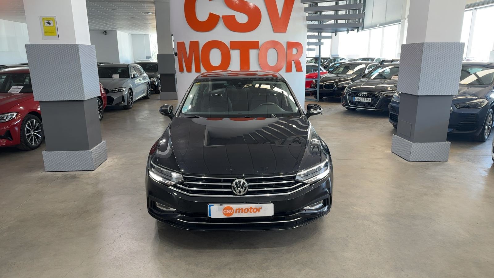 VOLKSWAGEN PASSAT — detalle frontal | CSV Motor VALDEFUENTES