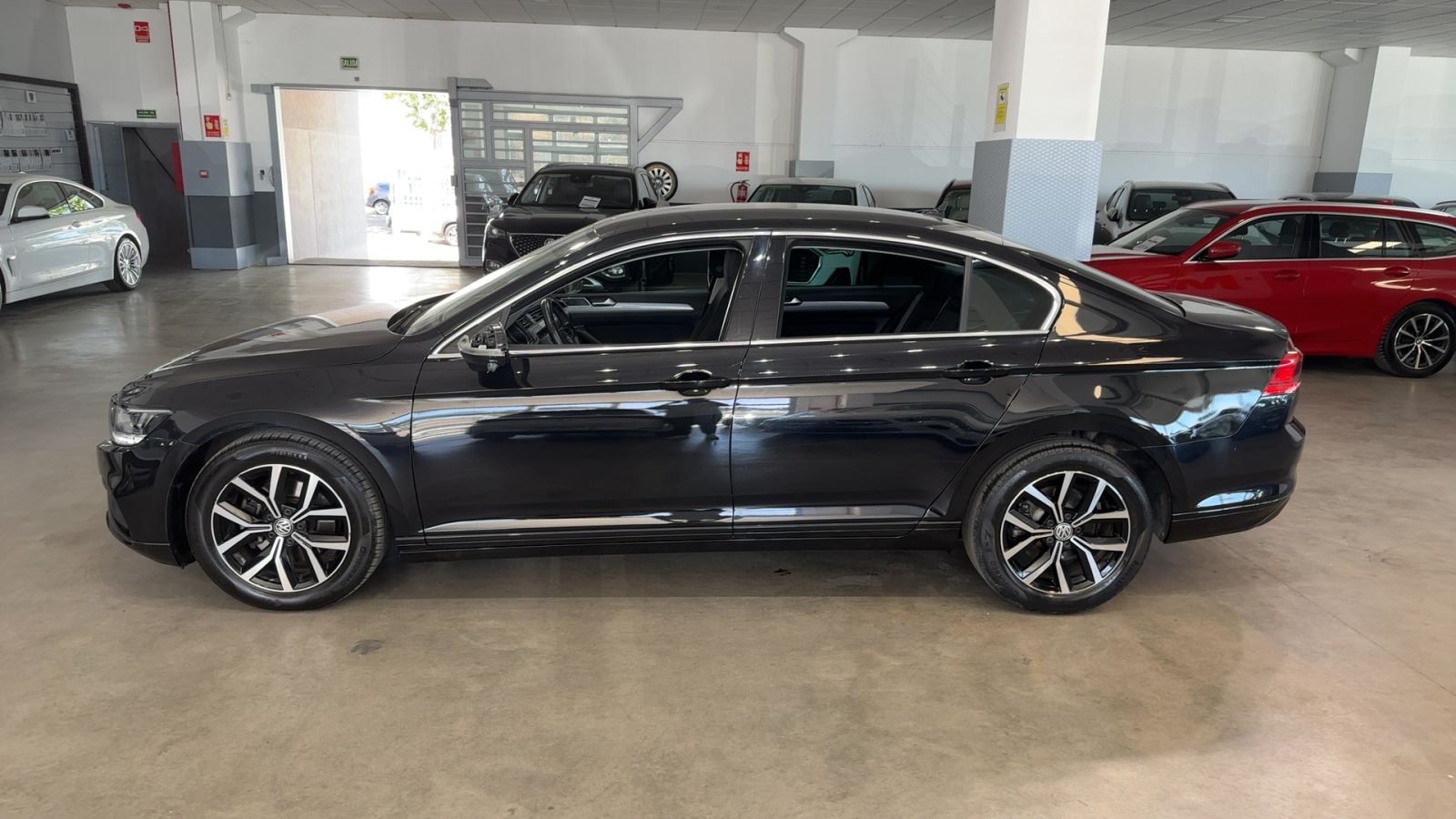 VOLKSWAGEN PASSAT — perfil lateral izquierdo | CSV Motor VALDEFUENTES