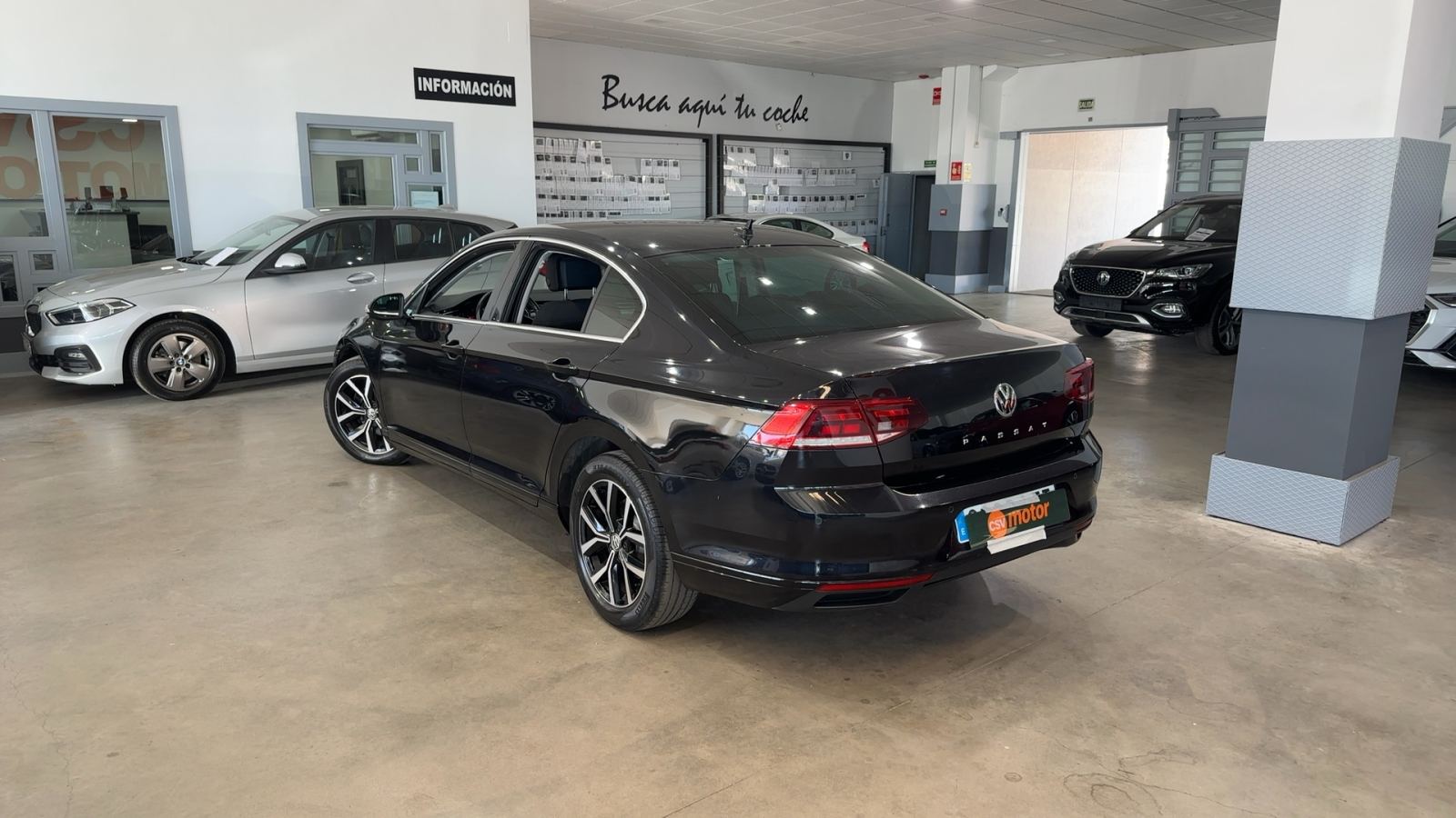 VOLKSWAGEN PASSAT — vista 3/4 trasera izquierda | CSV Motor VALDEFUENTES