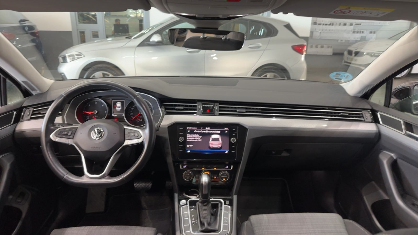 VOLKSWAGEN PASSAT — salpicadero y consola central | CSV Motor VALDEFUENTES