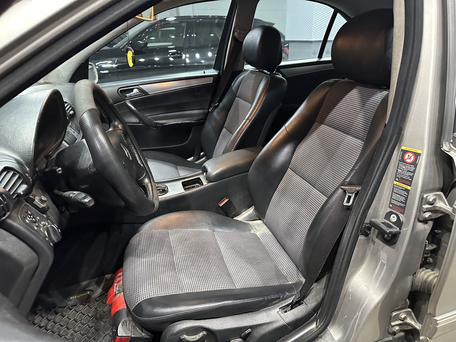 Foto 9 de MERCEDES-BENZ CLASE C 2006 en venta en CSV Motor VALDEFUENTES