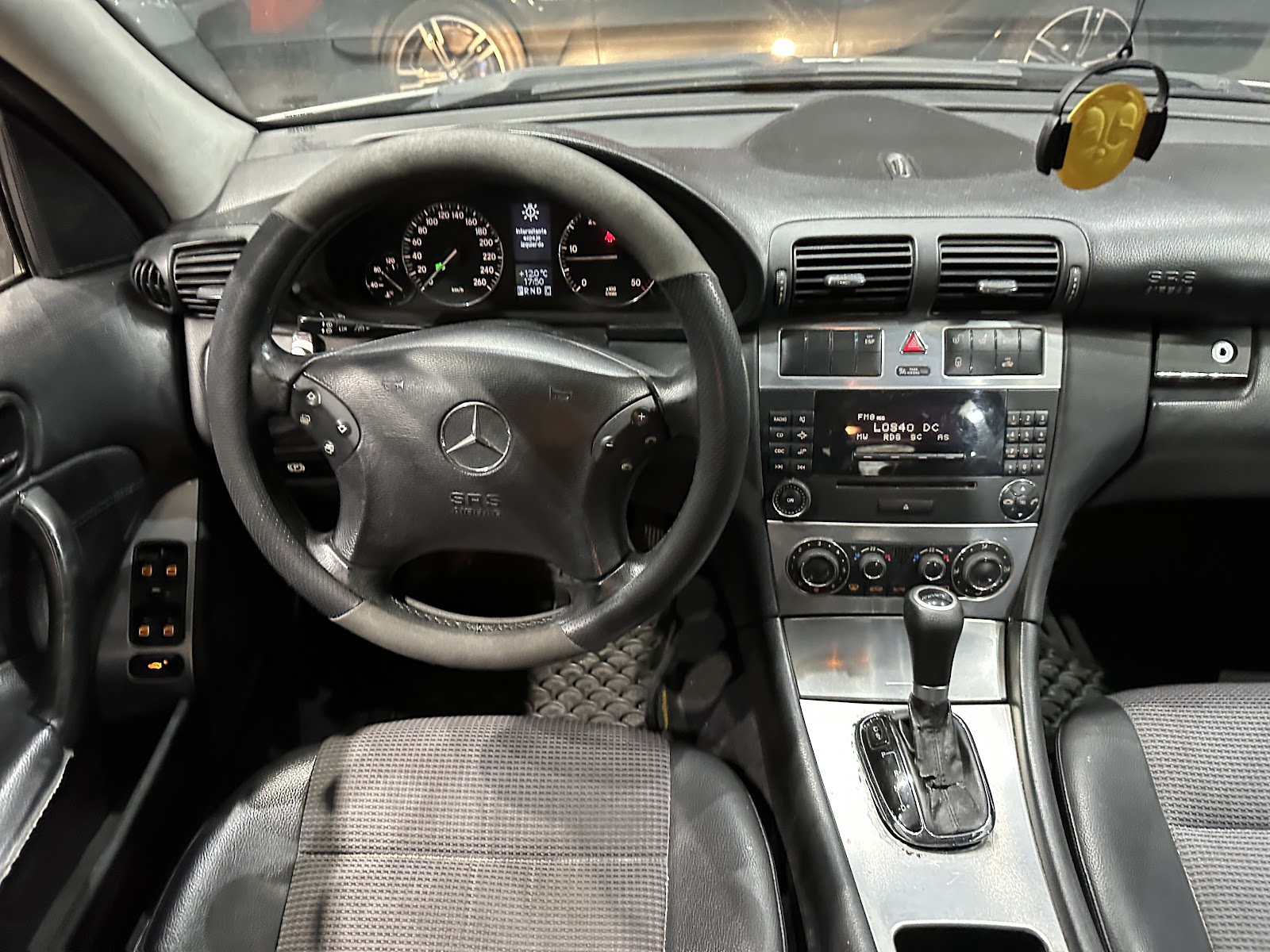 Foto 11 de MERCEDES-BENZ CLASE C 2006 en venta en CSV Motor VALDEFUENTES
