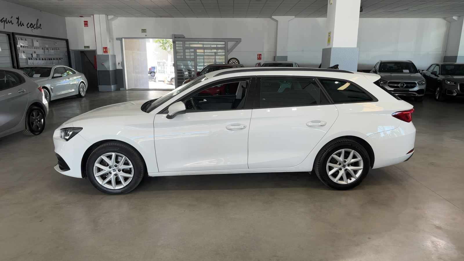 SEAT LEON — perfil lateral izquierdo | CSV Motor BARCELONA