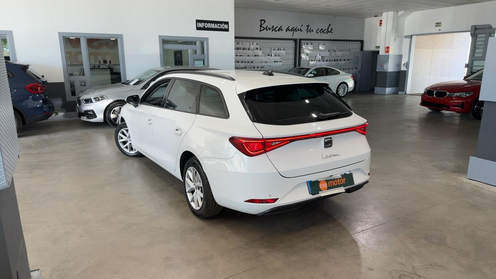 SEAT LEON — vista 3/4 trasera izquierda | CSV Motor BARCELONA