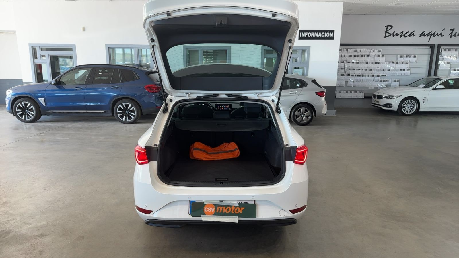 SEAT LEON — maletero abierto | CSV Motor BARCELONA