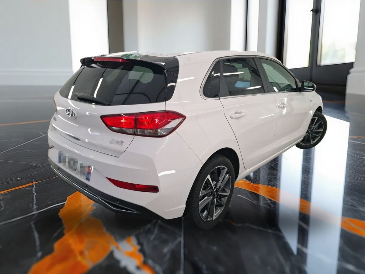 Foto 16 de HYUNDAI I30 2022 en venta en CSV Motor VALDEFUENTES