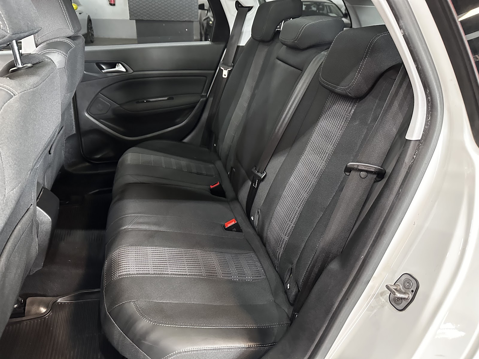 Foto 10 de PEUGEOT NUEVO 308 SW ALLURE 1 2017 en venta en CSV Motor VALDEFUENTES